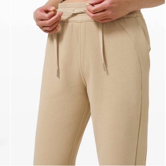 Lululemon Scuba High Rise Jogger - Picture 5 of 5